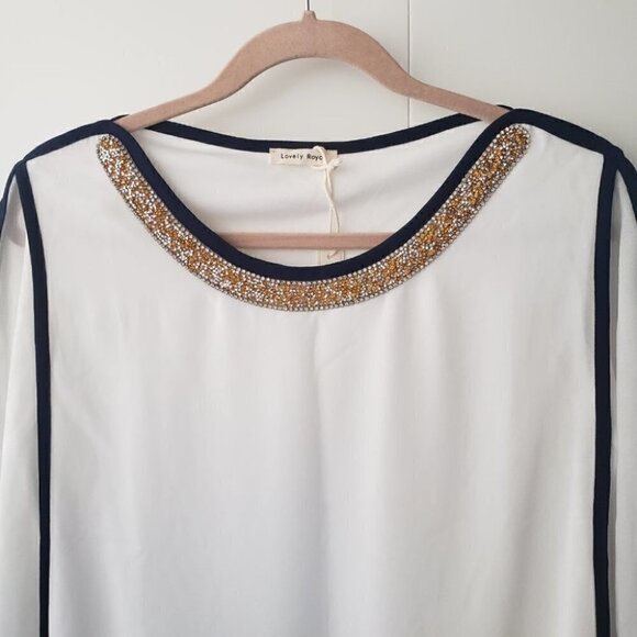 NWT White chiffon blouse with bat sleeve and embellished neckline sz M - Picture 2 of 8